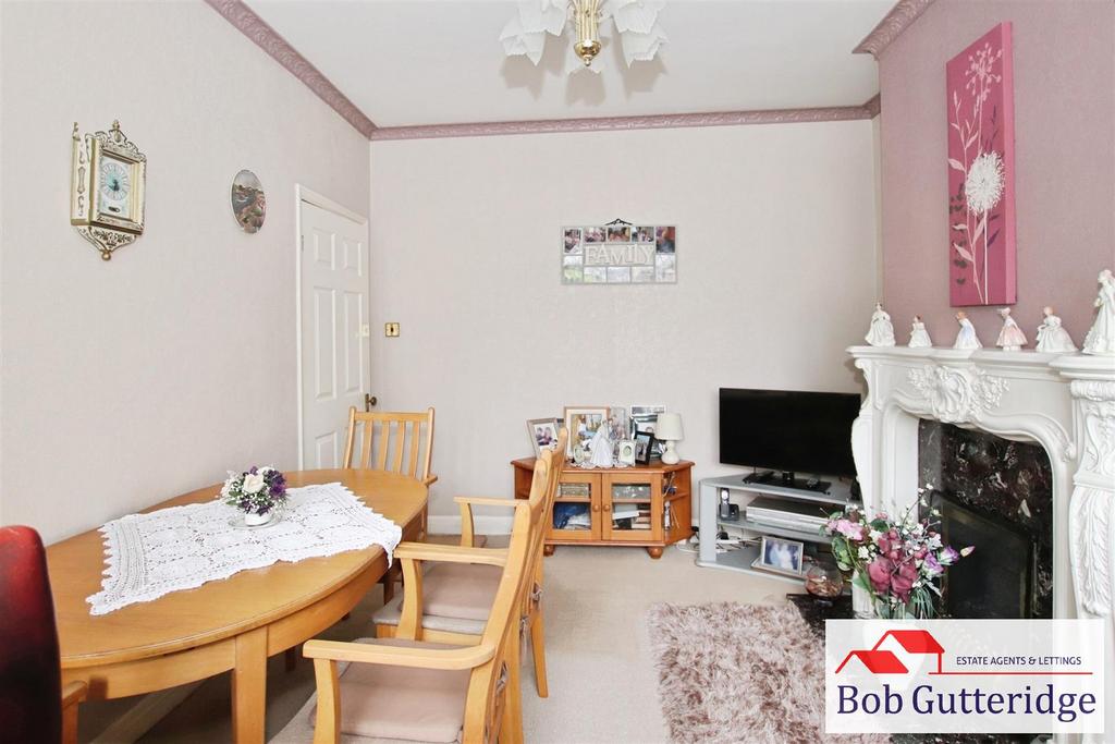 Bay fronted dining room