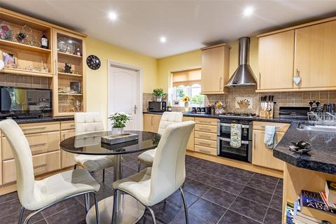 4 bedroom detached house for sale, Thornbrook, Thornwood.