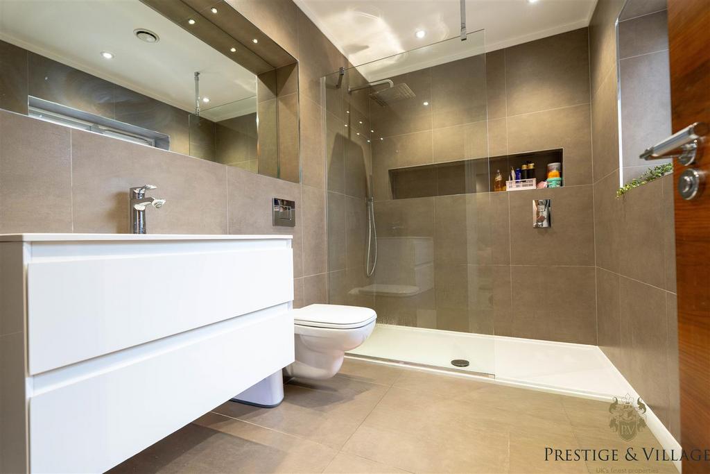 Ensuite (Bedroom 1)