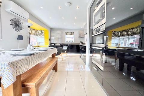 4 bedroom detached house for sale, SAUNDERS CLOSE, CAISTOR