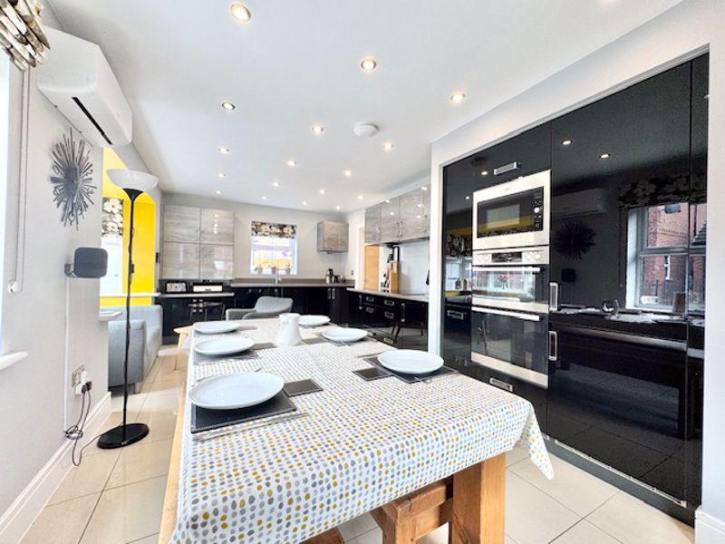 Dining area to...