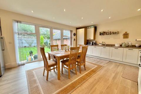 undefined, Robin Way, Kingsteignton