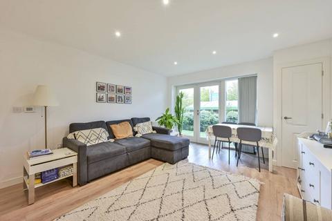 2 bedroom flat for sale, Kingston Road, Wimbledon, London, SW20