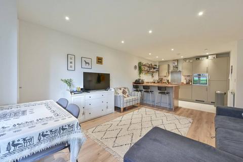 2 bedroom flat for sale, Kingston Road, Wimbledon, London, SW20