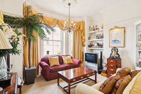 2 bedroom flat to rent, Earls Court Square, Earls Court, London