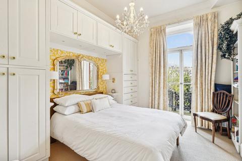 2 bedroom flat to rent, Earls Court Square, Earls Court, London