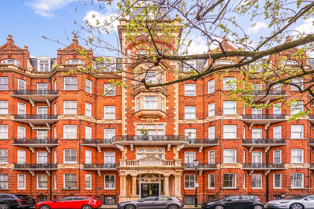 Apartment in London - View 5