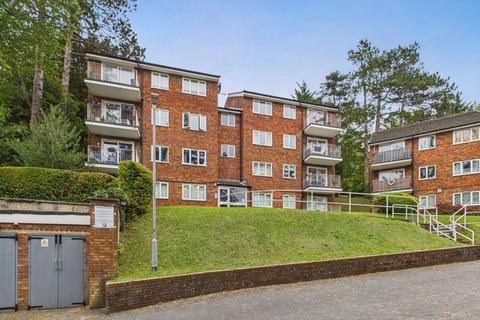 COURT BUSHES ROAD - WHYTELEAFE