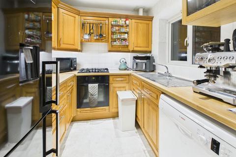 2 bedroom apartment for sale, COURT BUSHES ROAD - WHYTELEAFE