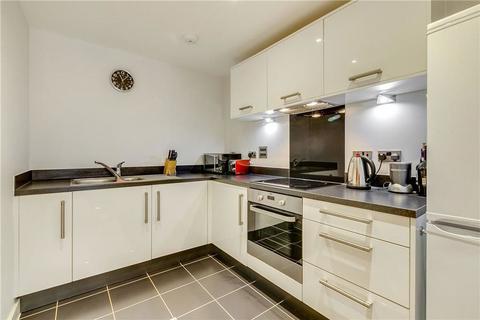 1 bedroom flat to rent, Limerick Close, London SW12
