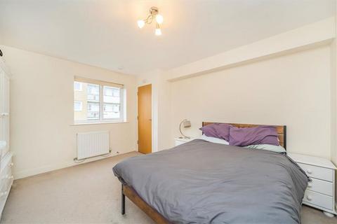 1 bedroom flat to rent, Limerick Close, London SW12