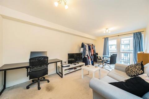 1 bedroom flat to rent, Limerick Close, London SW12