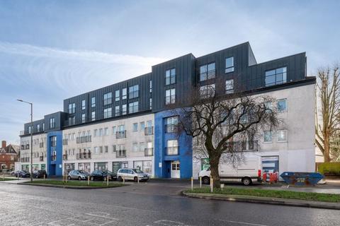 2 bedroom apartment for sale, Auckland House, Walton-on-Thames