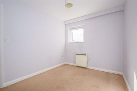 2 bedroom apartment for sale, Auckland House, Walton-on-Thames