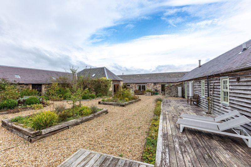 Decking & Courtyard