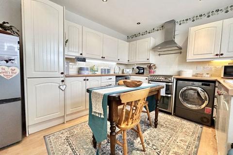 6 Chalton Heights, Chalton, Luton, LU4 9UF