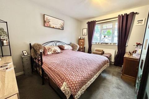 6 Chalton Heights, Chalton, Luton, LU4 9UF