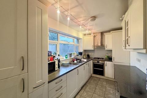 2 bedroom apartment to rent, Cornwall Road, Uxbridge, UB8
