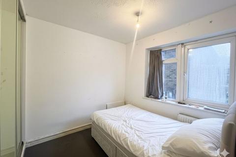 2 bedroom apartment to rent, Cornwall Road, Uxbridge, UB8