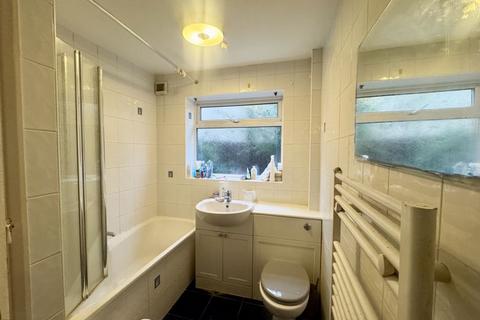2 bedroom apartment to rent, Cornwall Road, Uxbridge, UB8