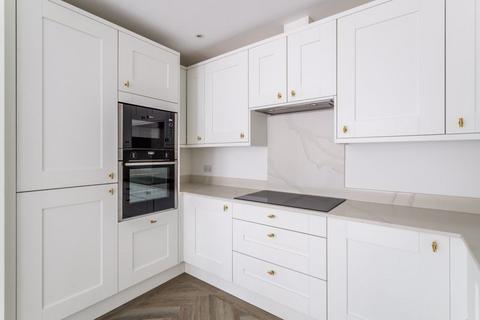 2 bedroom apartment to rent, Cheam Road, Cheam SM2