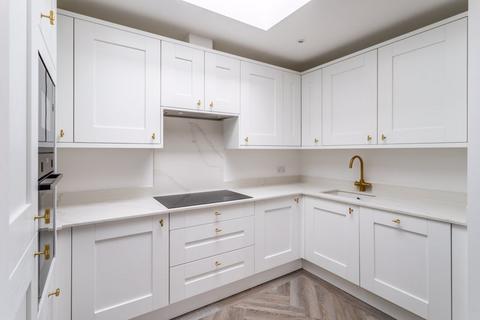 2 bedroom apartment to rent, Cheam Road, Cheam SM2
