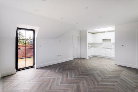 2 bedroom apartment to rent, Cheam Road, Cheam SM2