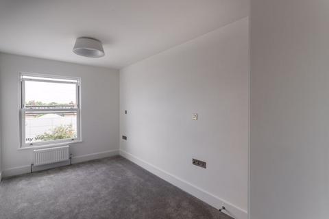 2 bedroom apartment for sale, Kingston Road, London SW19