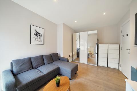 2 bedroom flat to rent, Finchley Road, London NW3