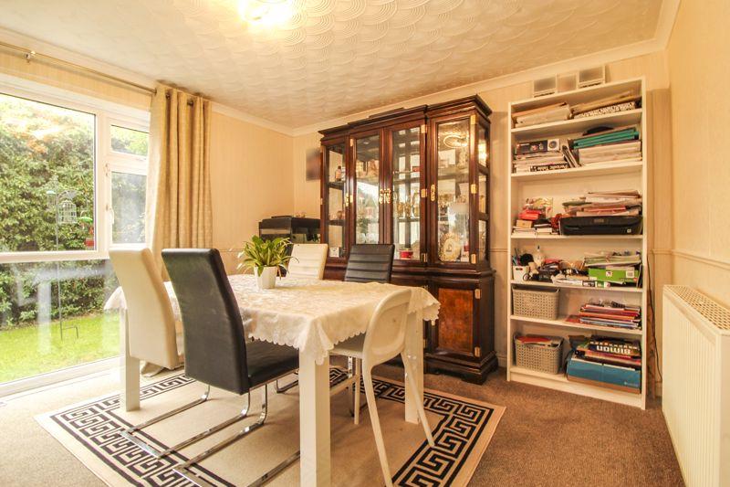 Living Room/Dining