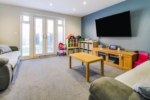 undefined, Parry Rise, Biggleswade SG18
