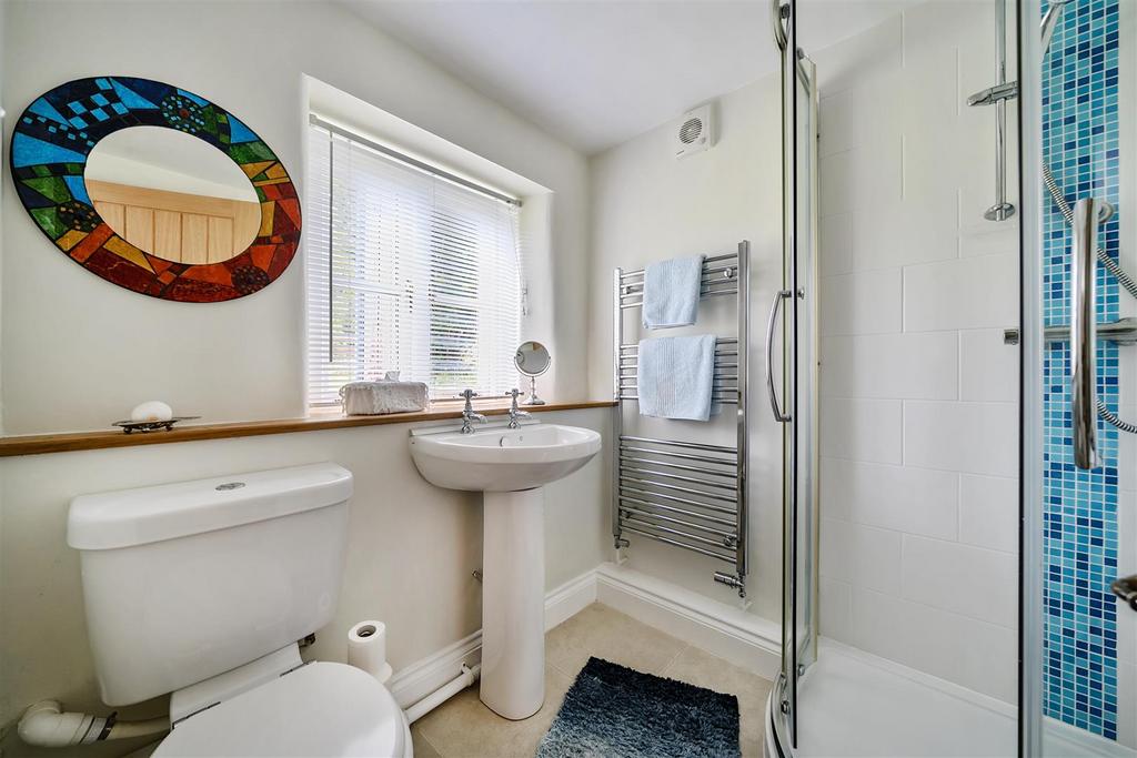 Bedroom 2 en suite