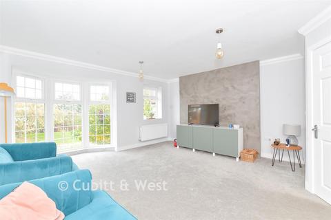 4 bedroom townhouse for sale, The Darlingtons, Rustington, West Sussex