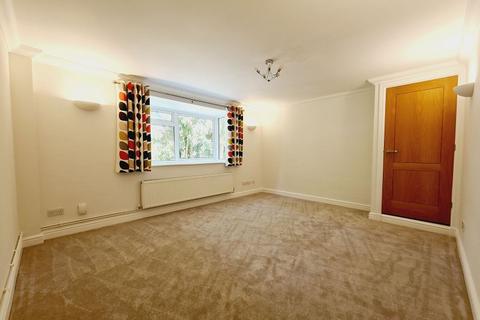1 bedroom flat for sale, Epsom Road, Leatherhead KT22