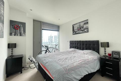 2 bedroom apartment to rent, Landmark Building, East Tower, Canary Wharf, Westferry Circus, Canary Riverside, London, England, E14 9AL