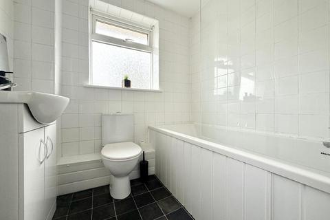76 Bembridge Gardens, Luton, LU3 3SJ