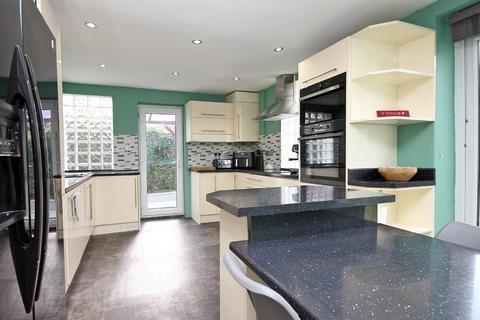 5 bedroom detached house for sale, Mount Pleasant, Holyhead, Isle of Anglesey, LL65