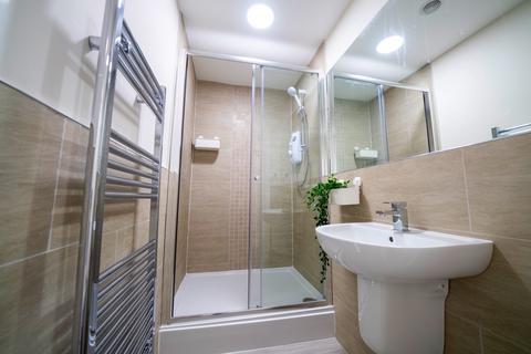 4 bedroom flat to rent, 136C West Street, Sheffield S1