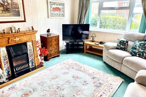 3 bedroom semi-detached house for sale, Salvington Close, Worthing, West Sussex, BN13 2JT