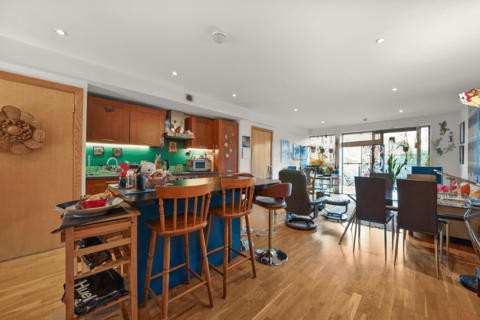 3 bedroom flat to rent, Dace Road, London, E3