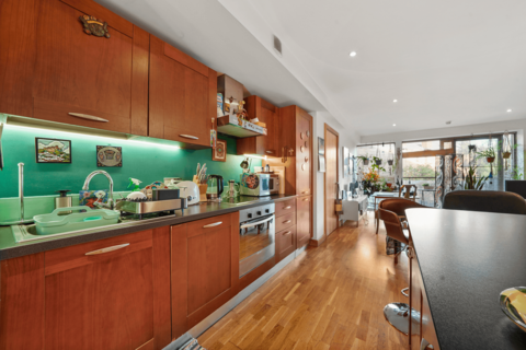 3 bedroom flat to rent, Dace Road, London, E3