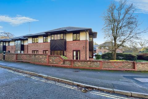 2 bedroom apartment for sale, Lakeside Court, Old Cove Road, Fleet