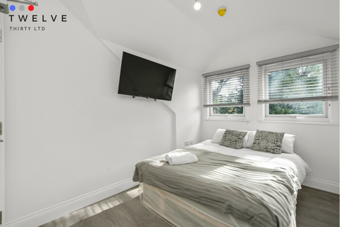 undefined, Private Room to Rent at Kings Road | Bills Included | 10 Mins to Norwood Junction (5)