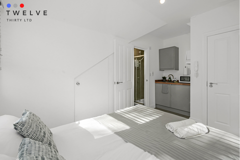 undefined, Private Room to Rent at Kings Road | Bills Included | 10 Mins to Norwood Junction (5)