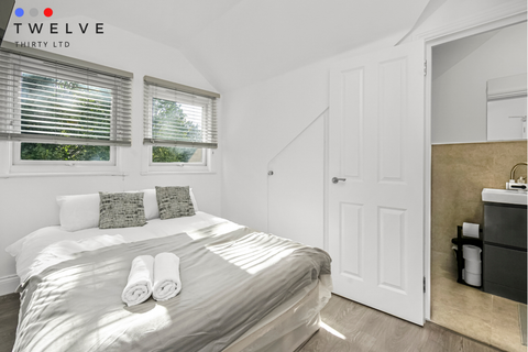 undefined, Private Room to Rent at Kings Road | Bills Included | 10 Mins to Norwood Junction (5)