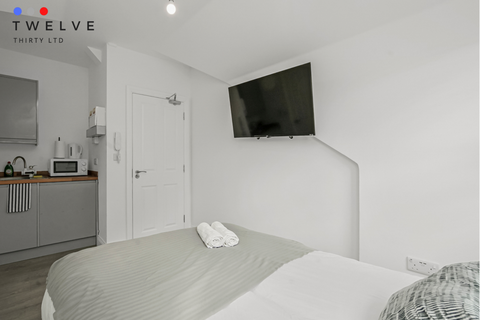 Studio to rent, Private Room to Rent at Kings Road | Bills Included | 10 Mins to Norwood Junction (5)