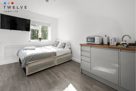 Studio to rent, Private Room to Rent at Kings Road | Bills Included | 10 Mins to Norwood Junction (3)