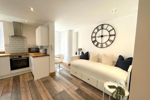 undefined, Lincoln LN5