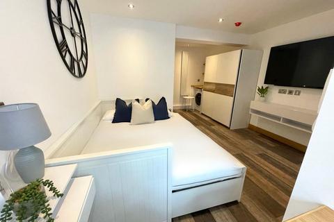 undefined, Lincoln LN5