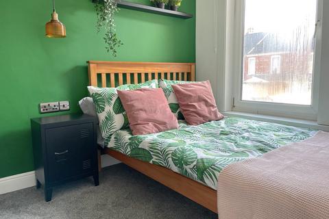 undefined, Lincoln LN5